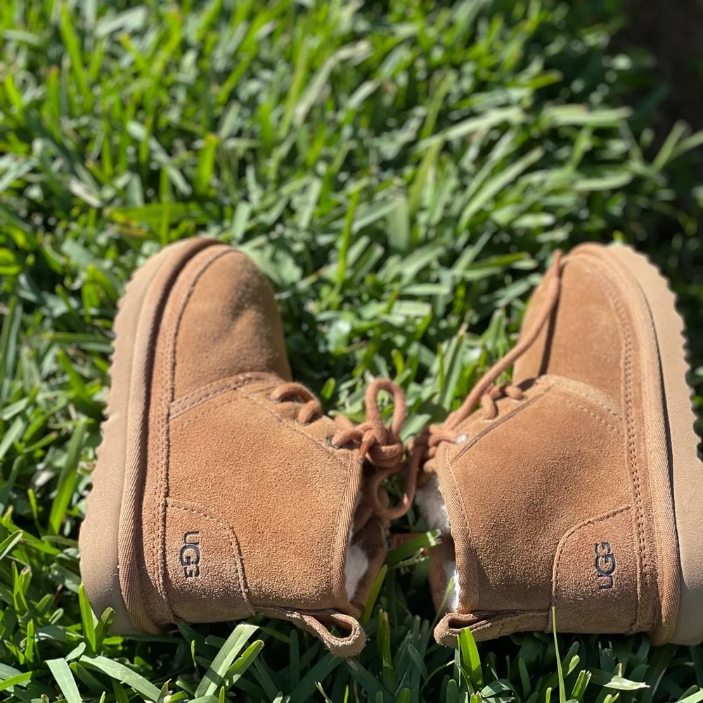 UGG🍁🍂Neumel chestnut winter boots toddler size 12 unisex